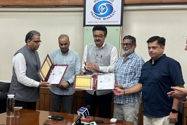 Prasar Bharati Signs MoU with Handball Association of India to Promote Handball Nation wide…